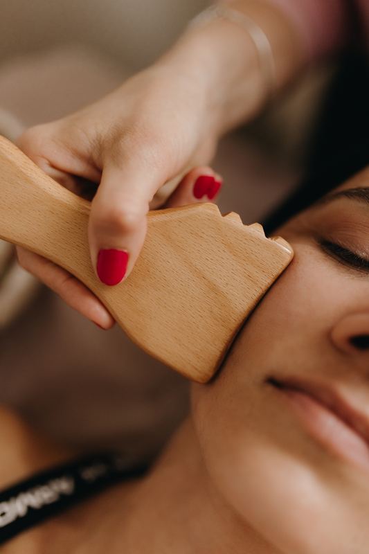 Gua sha modelovanie línií